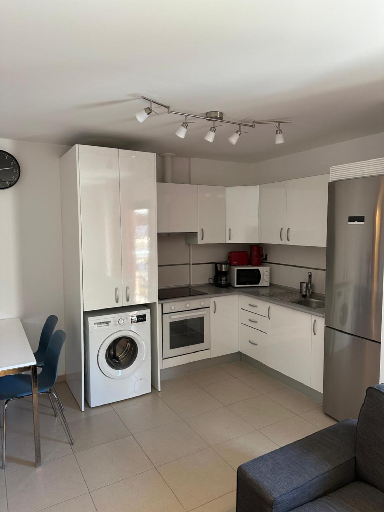 Alcala Seaside Apartment, Two Rooms, Private Parking Buitenkant foto